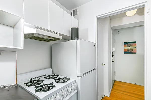 Rented by REMAX Central | media 16