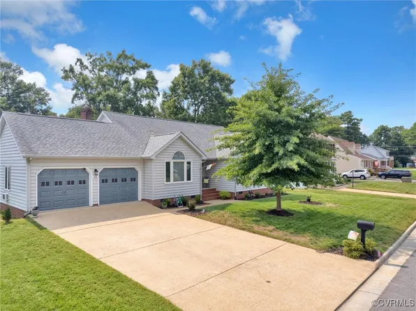 319 Mallard Dr, Colonial Heights, VA 23834