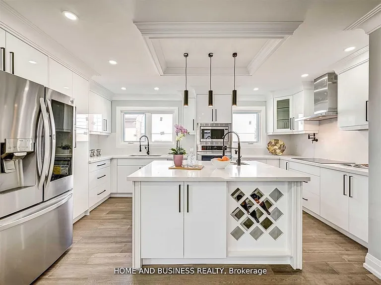 470 Louis Dr #UPPER — Photo 4