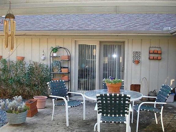 4th image of 7402 Arbor Oaks Dr