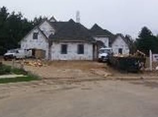 5734 W Forestwood Dr, Peoria, IL