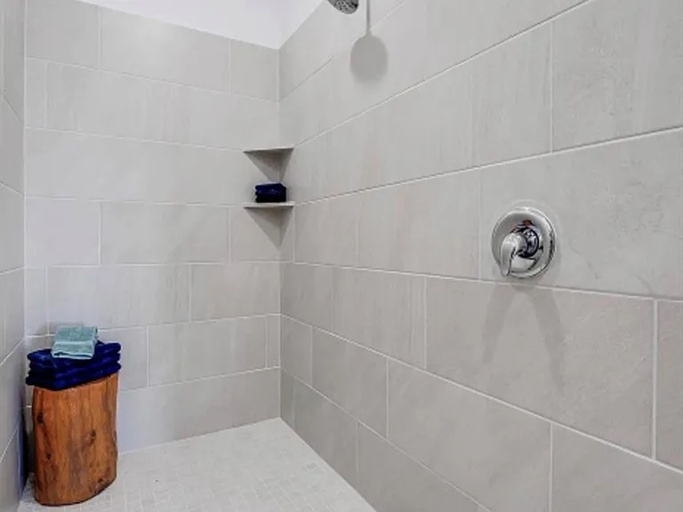 226 Draper Shadows Dr — Photo 14