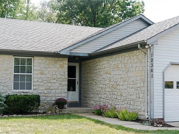 3rd image of 12361 Cobblestone South Dr