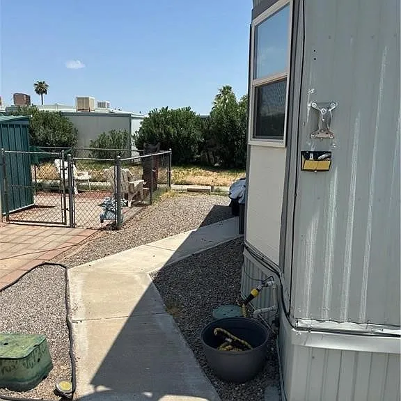670 Channel Way — Photo 17