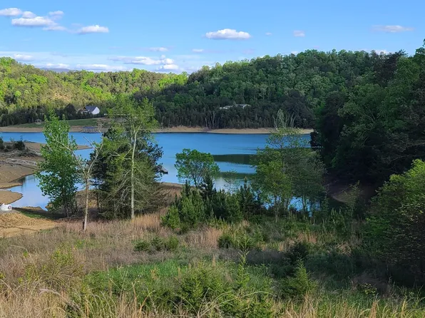 24 Emerald Point, Dandridge, TN 37725