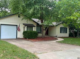 1632 SW Indian Trl, Topeka, KS 66604