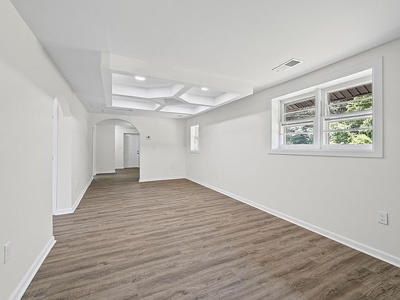 3rd image of 141 Edge St