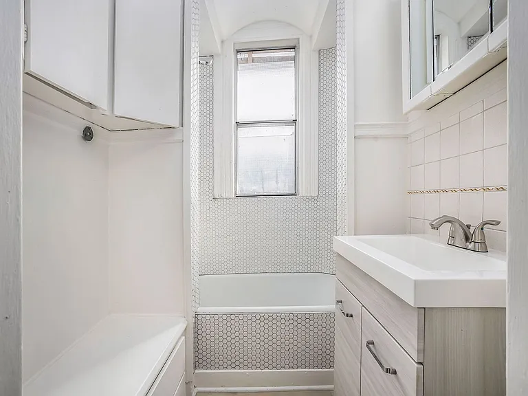 958 Park St #B - 1 bedroom | 1 bath — Photo 9