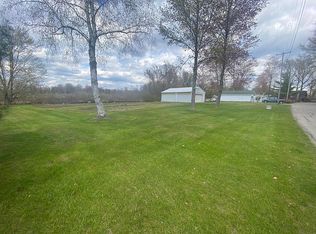 308 Osage Dr, Houghton Lake, MI 48629
