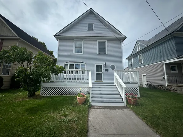 902 Bingham Ave, Sault Sainte Marie, MI 49783