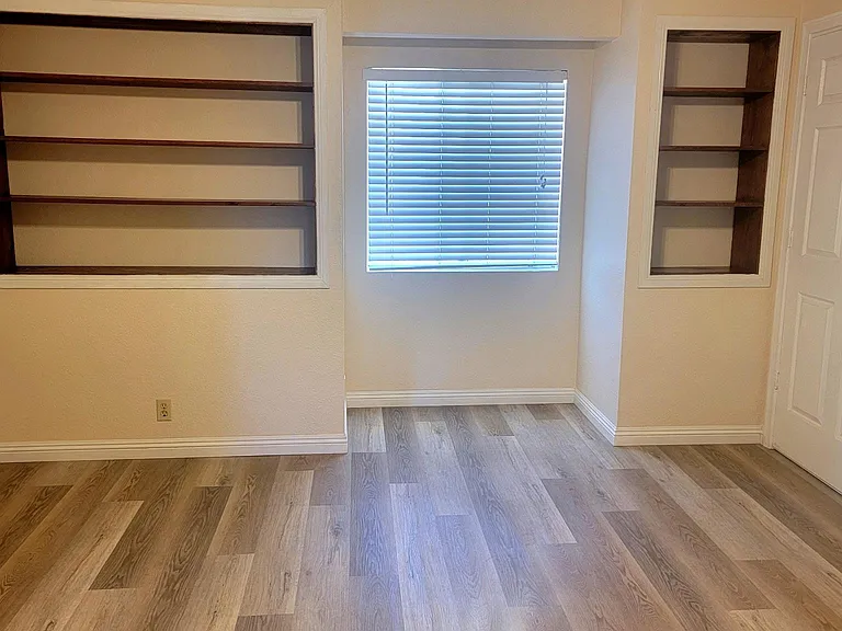 1033 S Ridge Dr — Photo 4