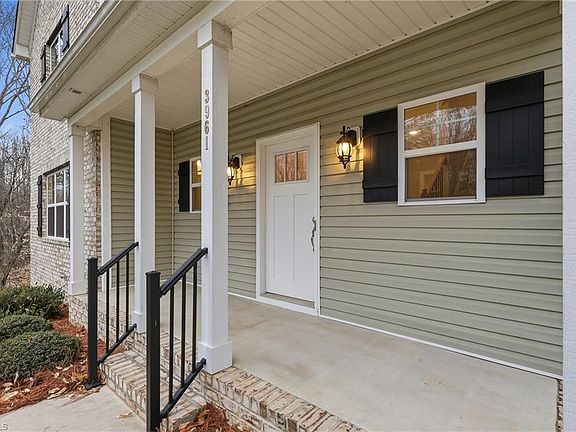 2nd image of 3961 Rookwood Ln