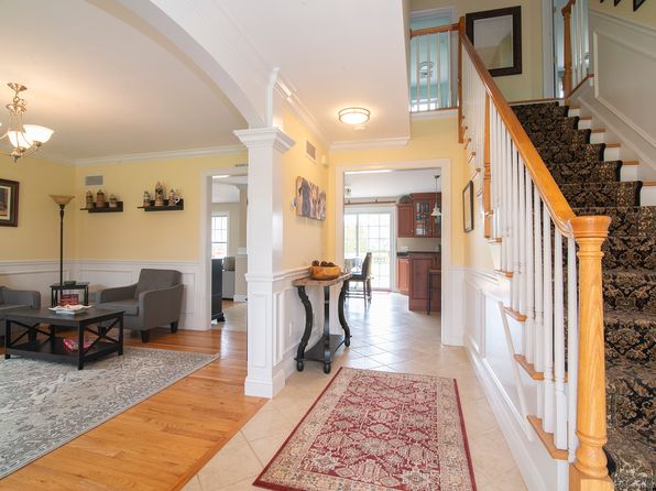 181 Greenhaven Rd, Pawcatuck, CT 06379