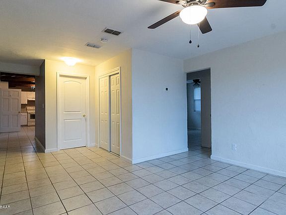 3rd image of 31 Alamanda Dr