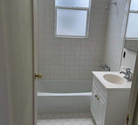 5th image of 405 24th Ave #6