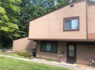 26724 Lake Of The Falls Blvd, Olmsted Falls, OH 44138