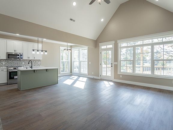 5th image of 254 Auburn Dr