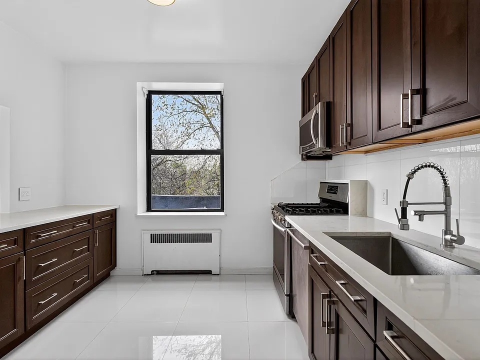 104 Palisade Ave #201