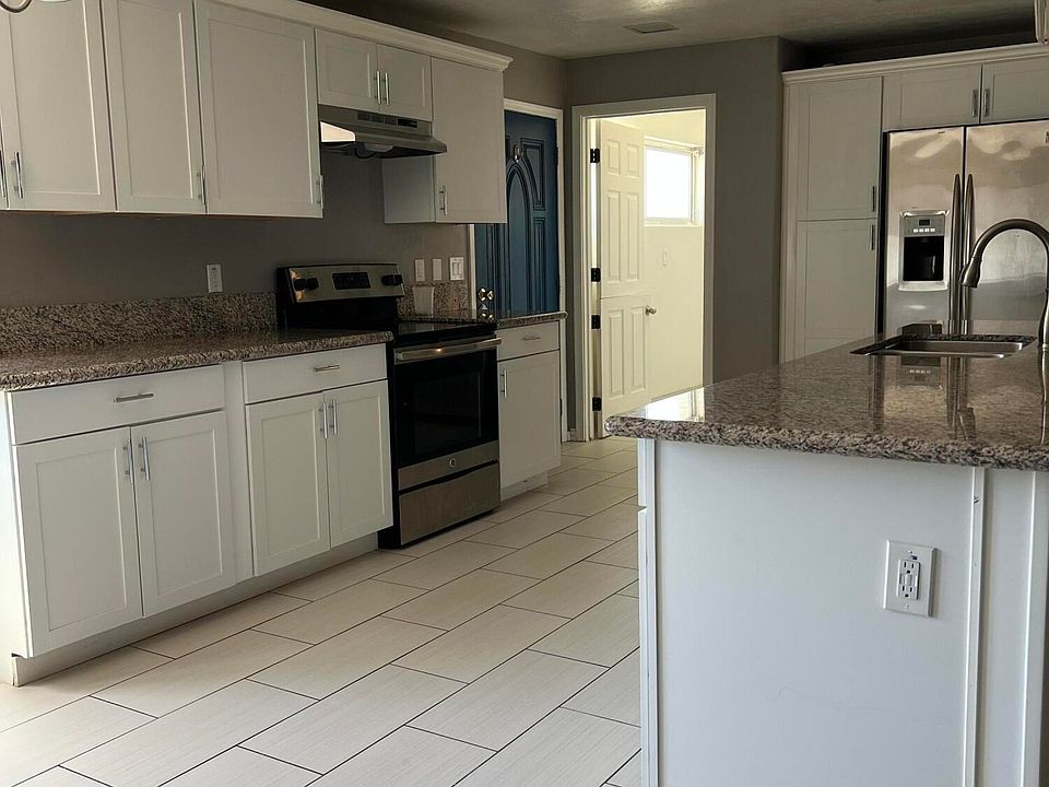 15601 N Hollyhock St, Surprise, AZ 85378 | Zillow