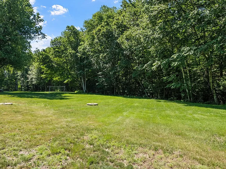 9 Emerald Dr #10 — Photo 11