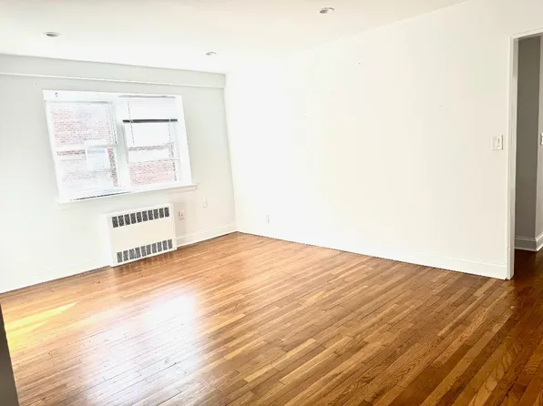 (undisclosed Address), Great Neck, NY 11021