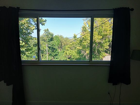 5th image of 1565 Bluff Dr