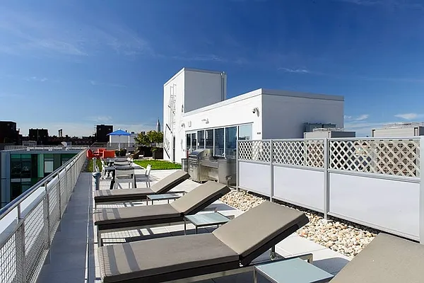 Rented by Greystar | media 6