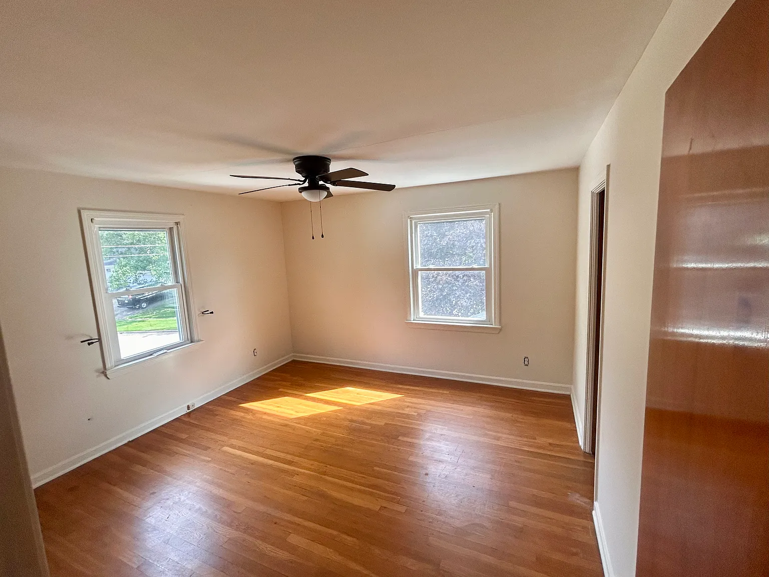 2 bed, 884 sqft, $1,350 — Photo 3