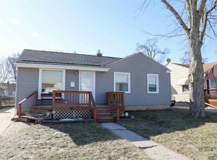 213 Tecumseh St, Clawson, MI 48017