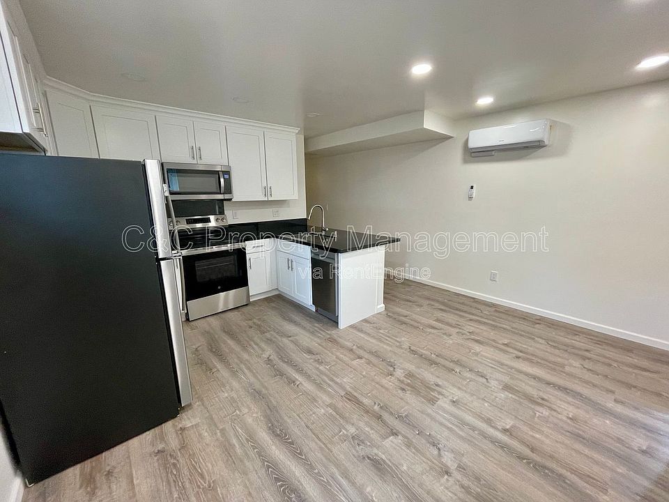 1st image of 599 Irving Ave #4
