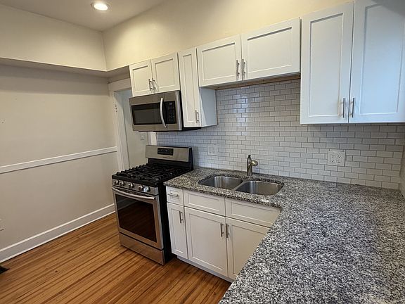 2nd image of 327 Ontario St #2