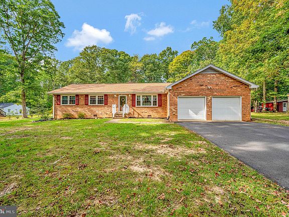 3rd image of 13110 Chapel Hills Dr