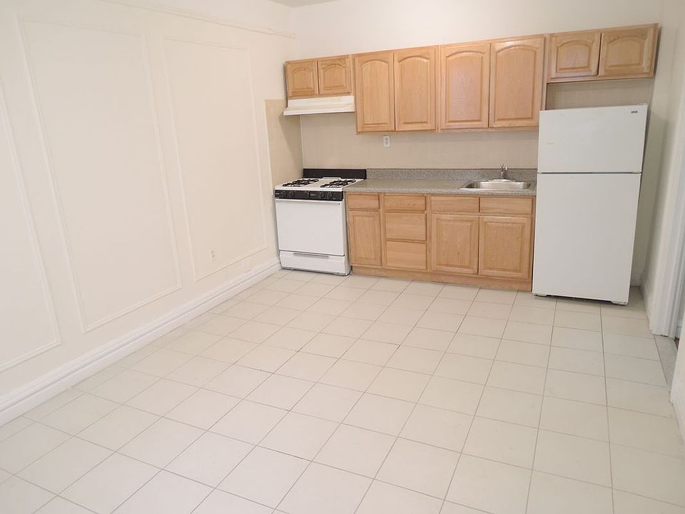 2nd image of 2550 30th Rd #2H
