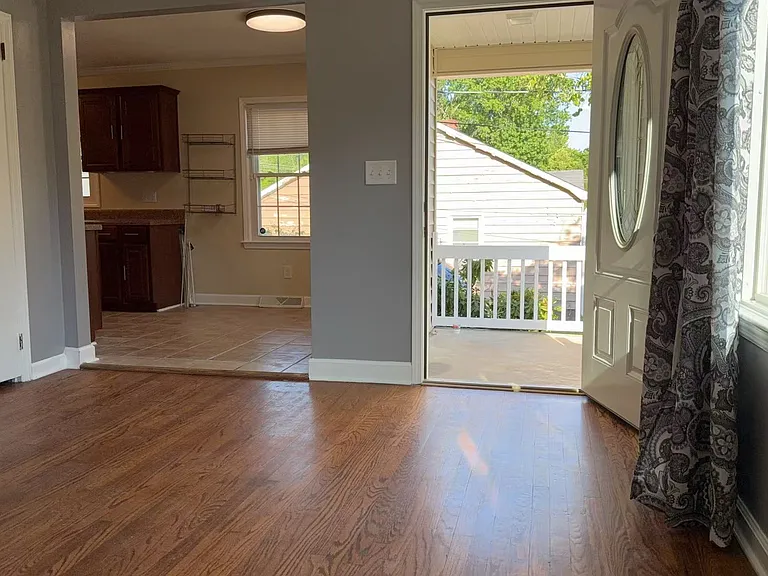 734 Fairfield St — Photo 11
