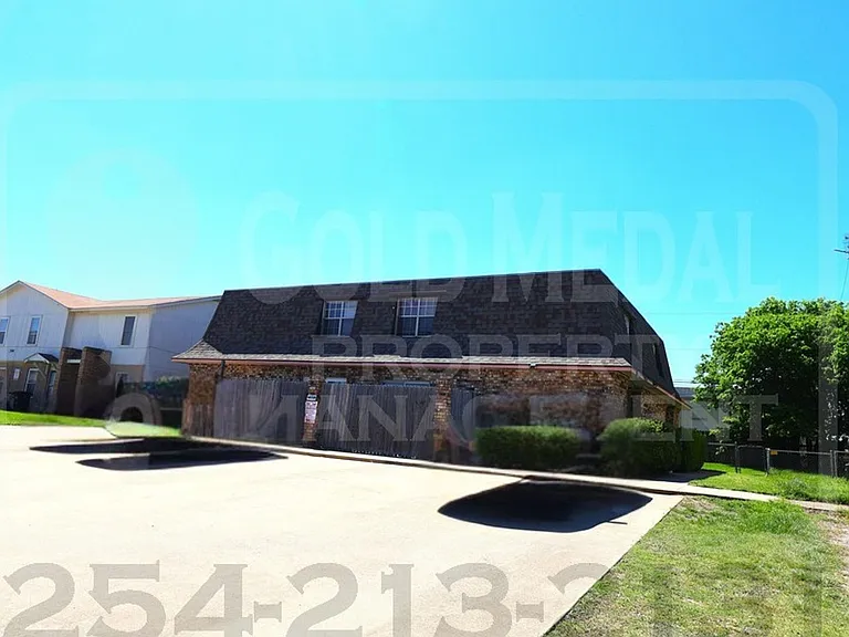 3906 Charolais Dr — Photo 2