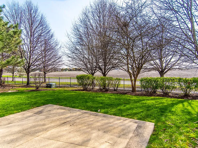 4133 Blackstone Dr — Photo 46