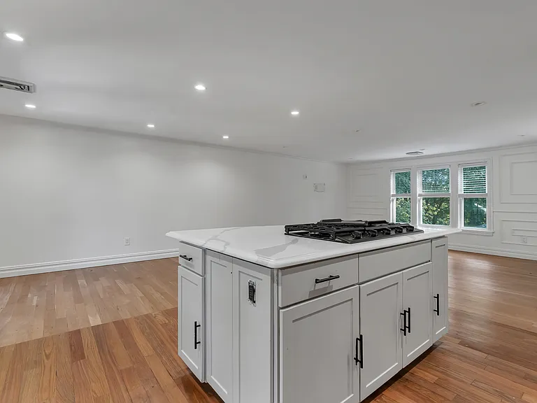 587 Central Ave — Photo 11