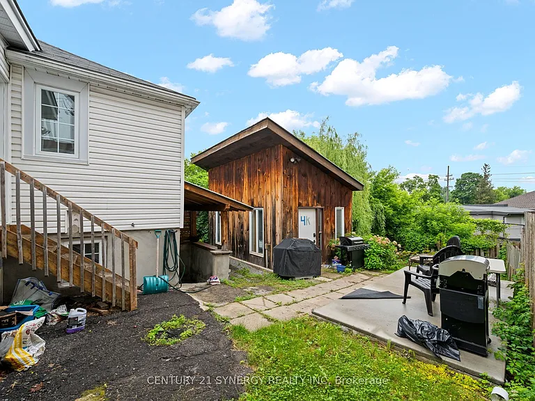 241 Bradley Ave — Photo 17