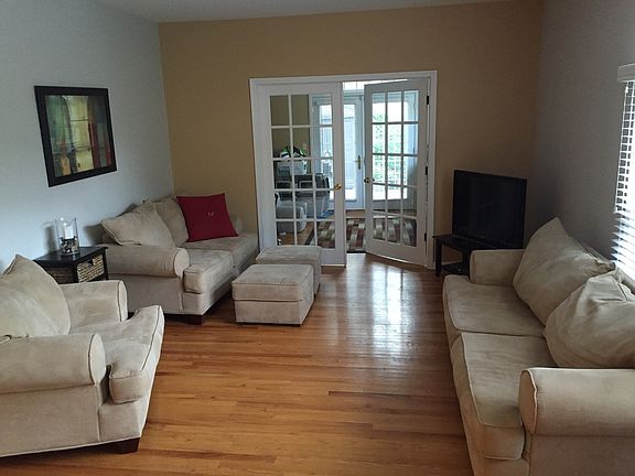 living area + bonus office