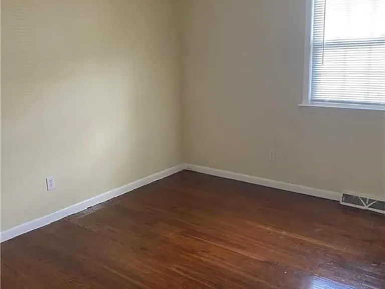 27 Manila Ave #2 — Photo 7