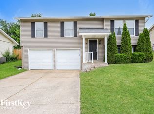 4 Oak Forest Dr, Saint Peters, MO 63376