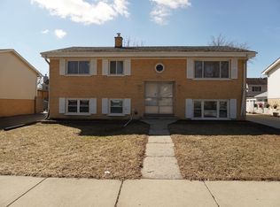 1008 Greenvalley St, Bensenville, IL 60106