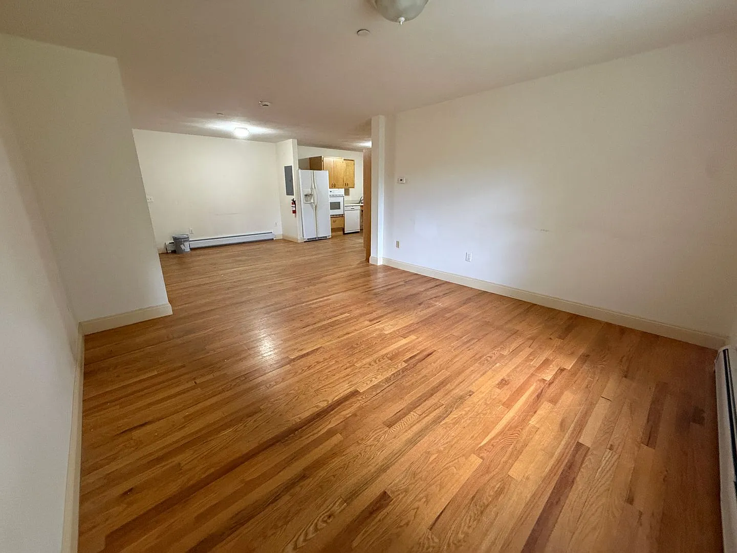 843-845 Mammoth Rd — Photo 4