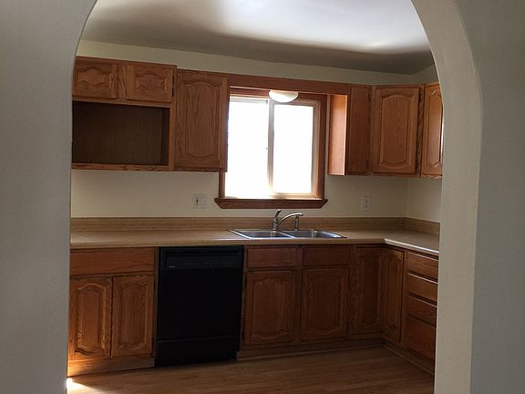 24 Lent, Archway to Kitchen