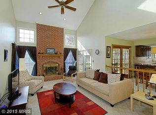 1443 Powells Tavern Pl, Herndon, VA 20170