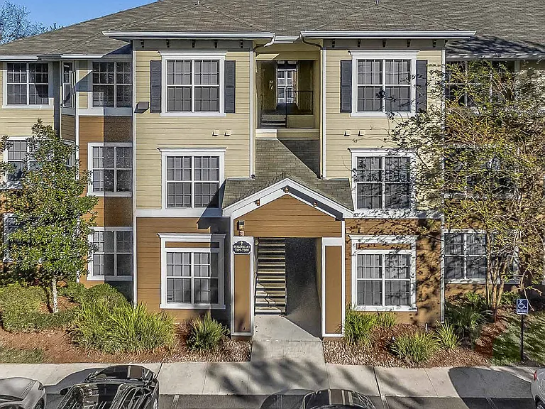 Cypress Pointe — Photo 33