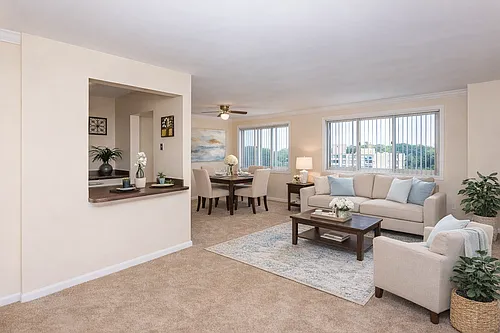 Parkview Towers Photo 1