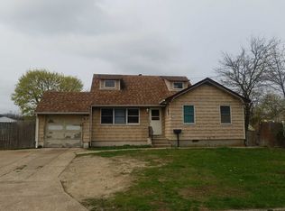148 Westwood Dr, Brentwood, NY 11717