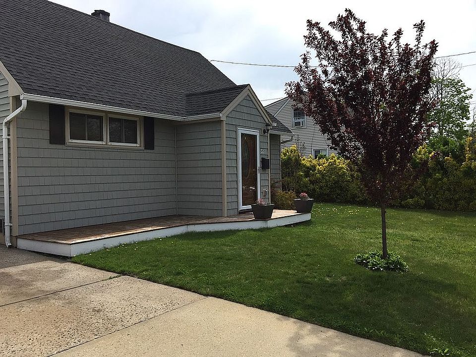 2nd image of 327 Evans Ave