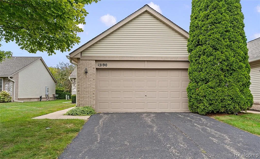 2 bed, 2.0 bath, 1360 sqft, $1,850 — Photo 2